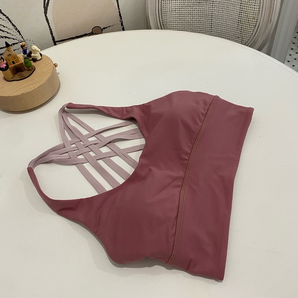 Lululemon sports bra - Picture 4 of 8